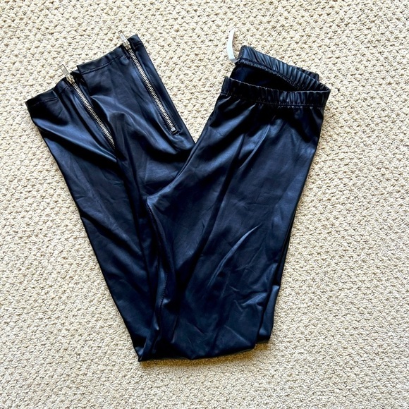 cemi ceri Pants - Cemi Ceri Black Faux Leather Leggings with Zippers at Ankles Size Small